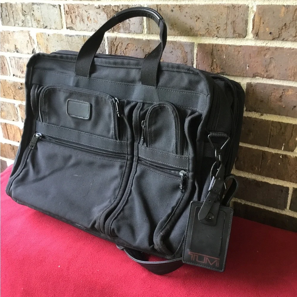 Classic Black Men's Laptop Briefcase with Multiple Front Pockets